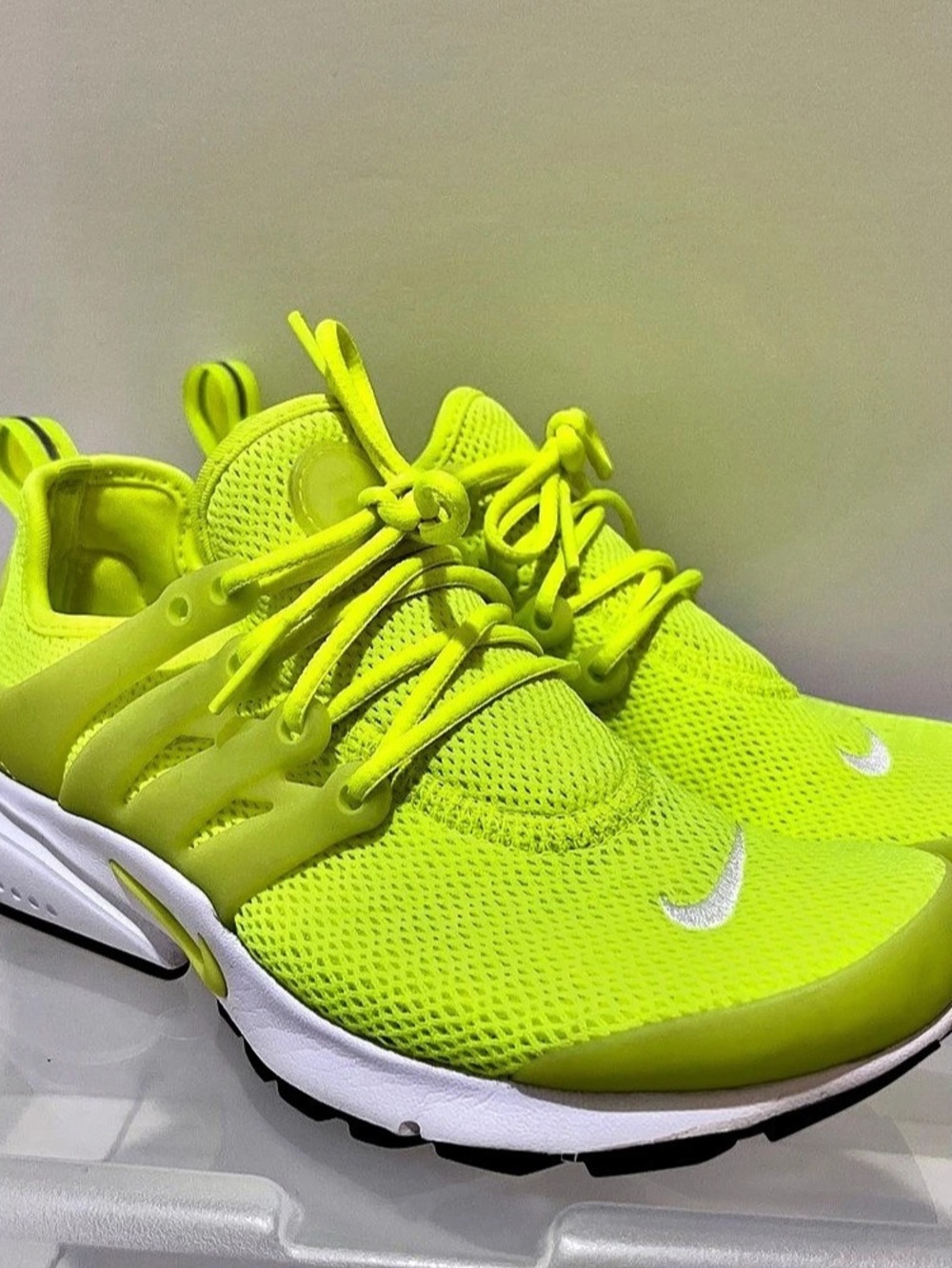 Women’s Nike Air Presto Sneakers Neon Yellow US 5
